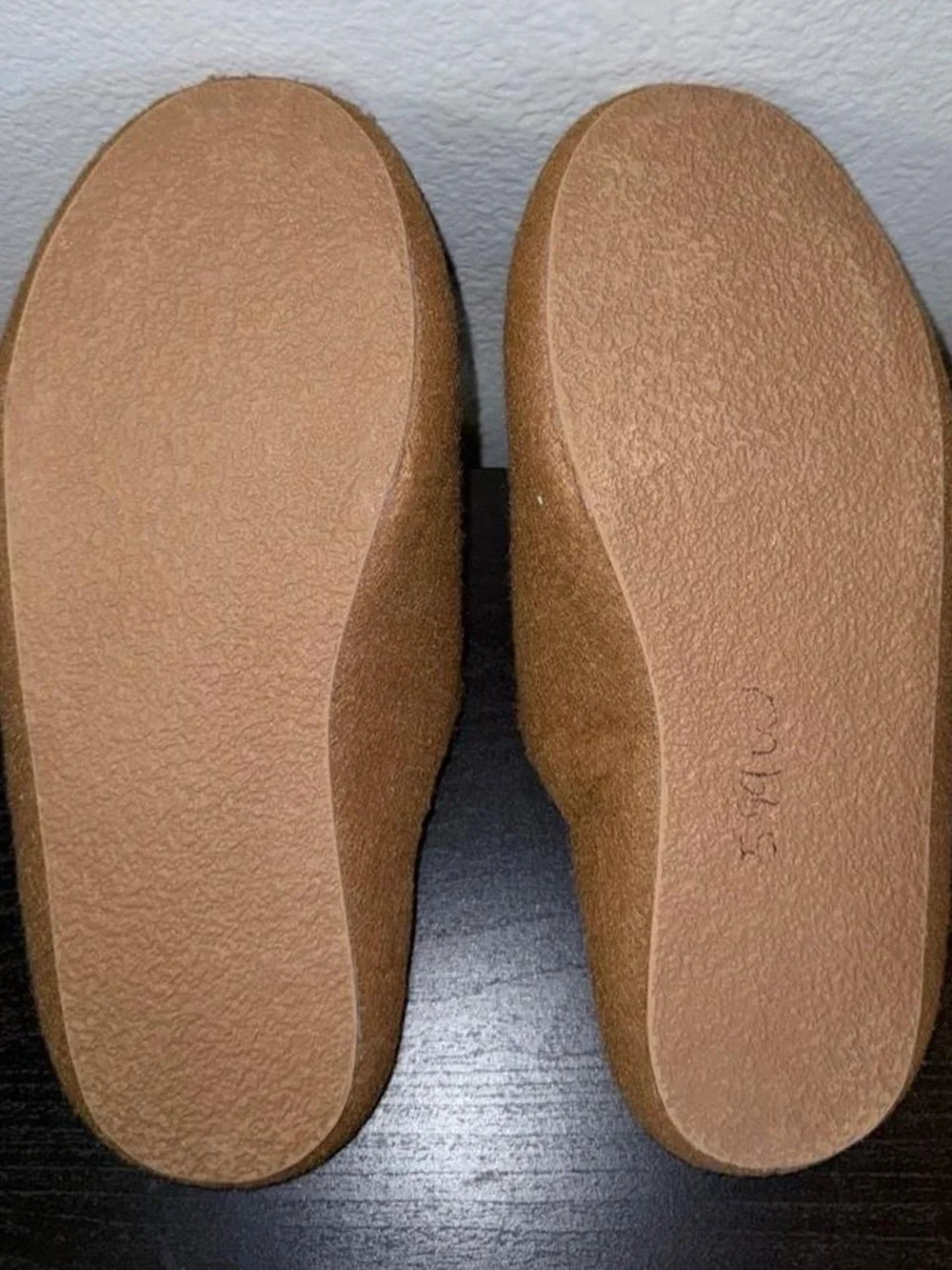 Undefeated house slippers